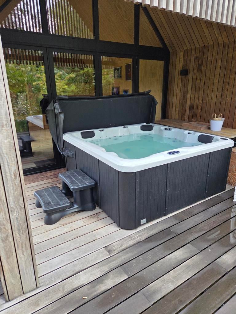 Luxe Jacuzzi met Korting + GRATIS Coverlift, Ophalen of Verzenden
