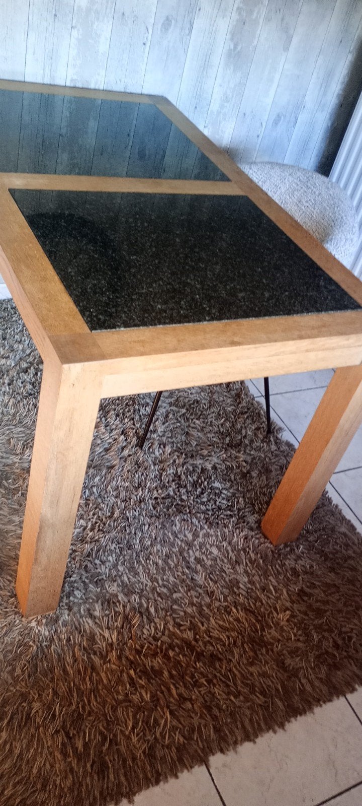 massief houten keukentafel met 2 granieten bladen., Ophalen