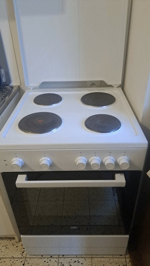 Cuisinière, Electroménager, Classe énergétique A ou plus économe, 85 à 90 cm, 4 zones de cuisson, Enlèvement