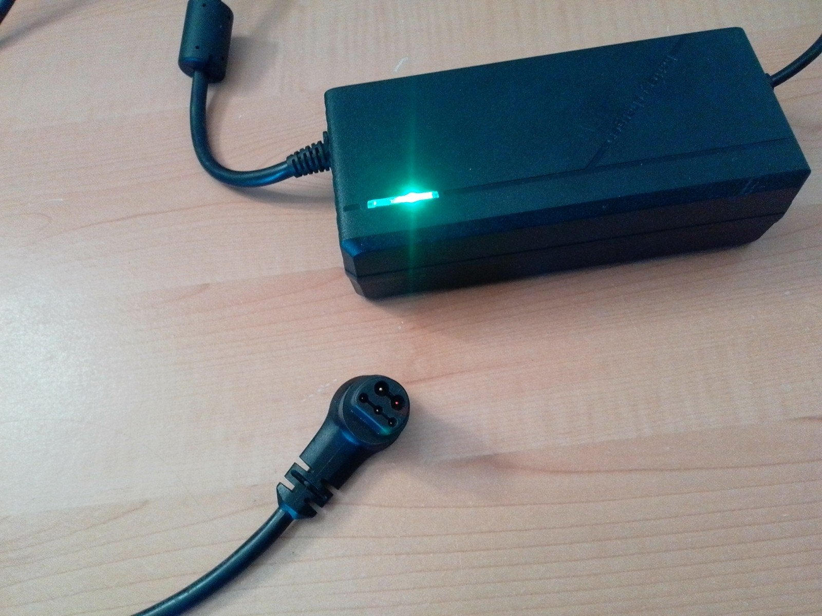 Giant oplader 5pin 41.8v  4A, Ophalen