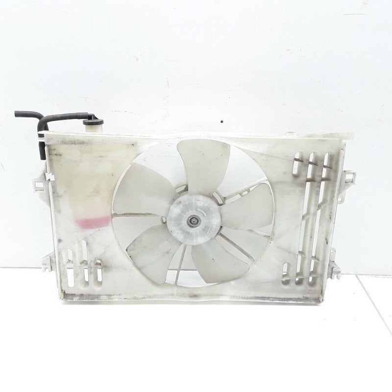 VENTILATEUR C Toyota Corolla Verso (R10 / 11), Dhr. M. Roggen, Toyota, Stadsweg 37 37
9917 PV  WIRDUM GR., NL, Utilisé