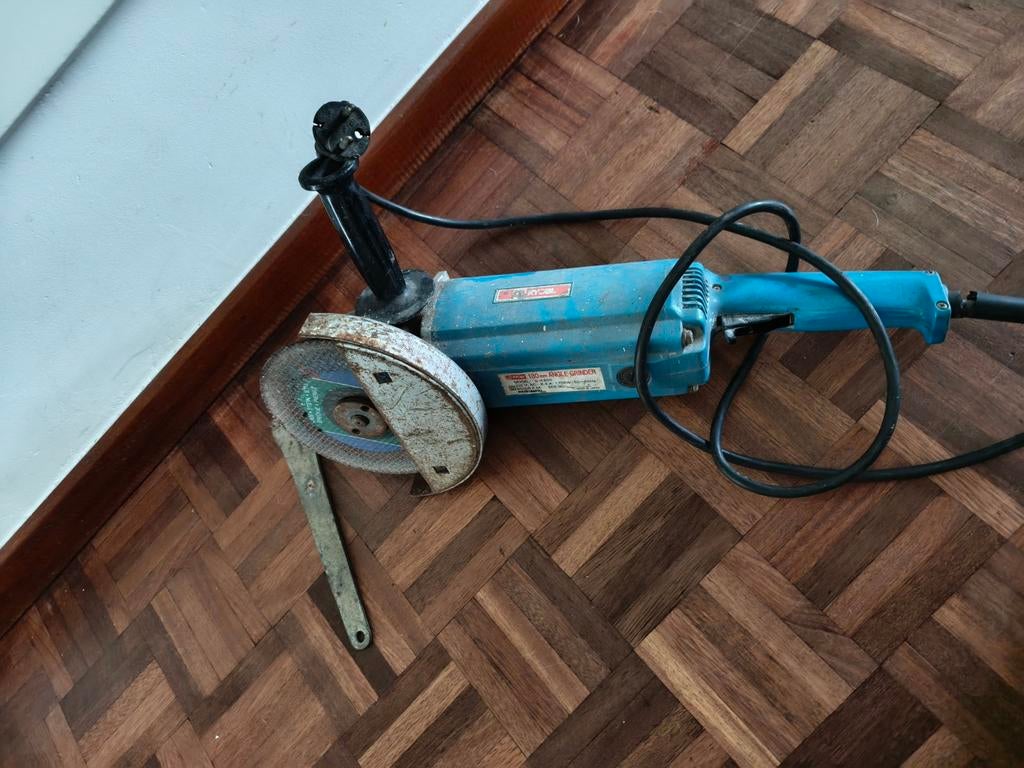 HAAKSE SLIJPER 180MM MET SLEUTEL, Ophalen, Gebruikt, 700 tot 1000 watt, Haakse handslijpmachine