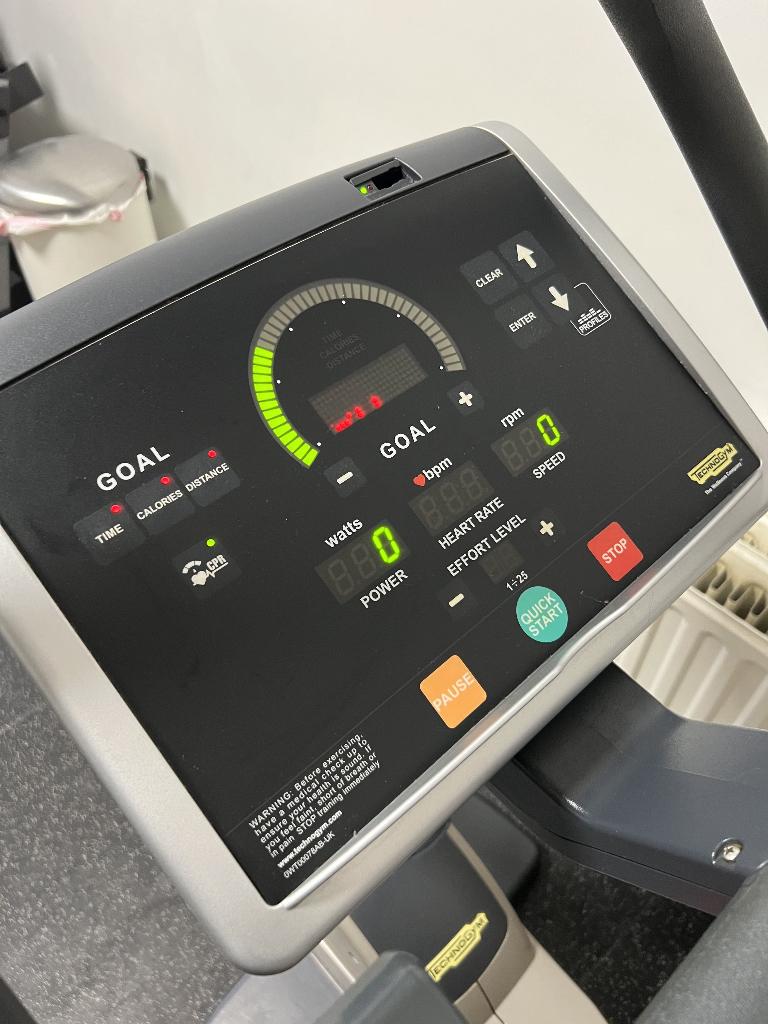 technogym synchro I500 fiets, Sports & Fitness, Équipement de fitness, Enlèvement, Utilisé, Jambes, Autres types