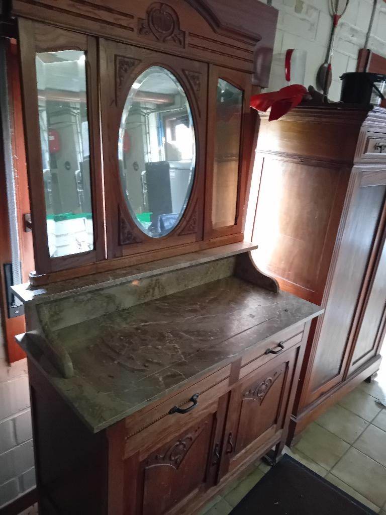 Commode avec tablette en marbre, Enlèvement