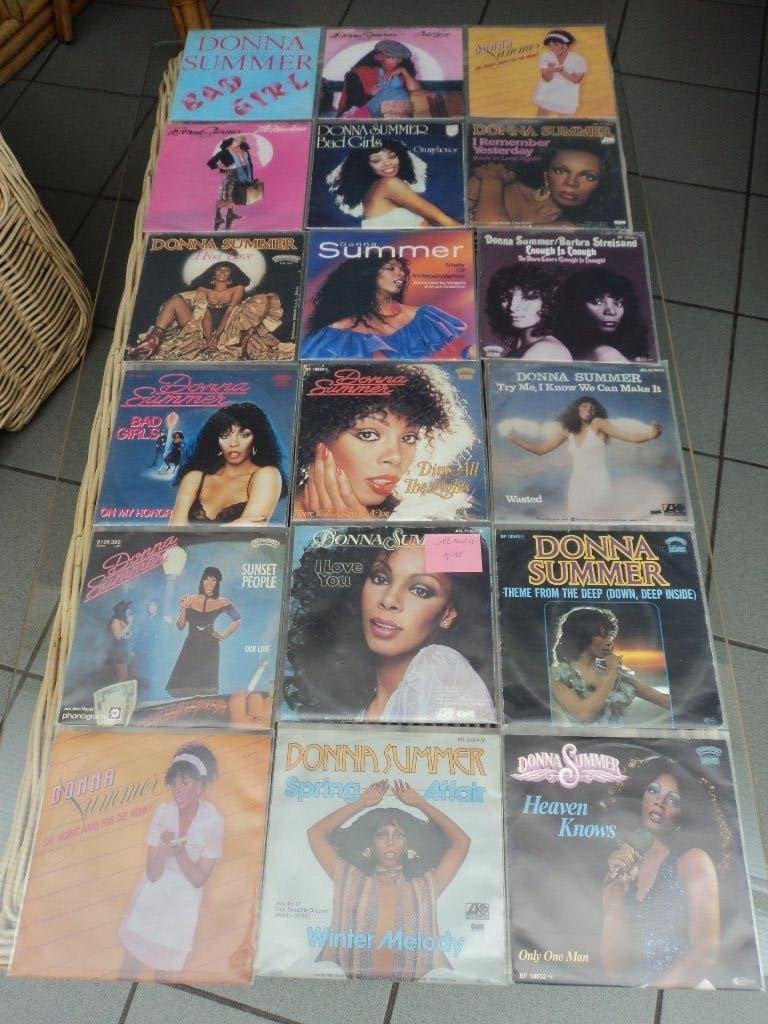 Donna Summer lot van 18 singles voor 15 euro!, CD & DVD, Vinyles Singles, 7 inch, Utilisé, Housse de protection extérieure, Autres types