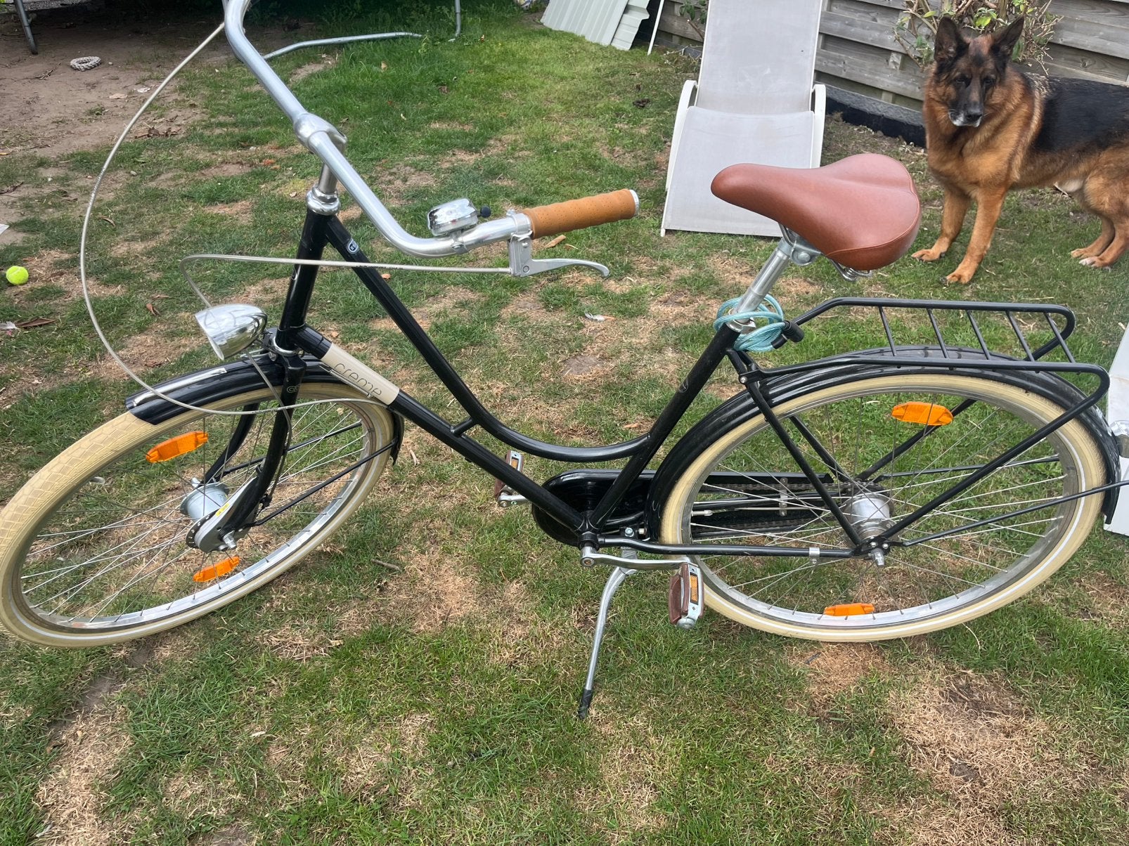 Oma fiets creme, Ophalen, Zo goed als nieuw