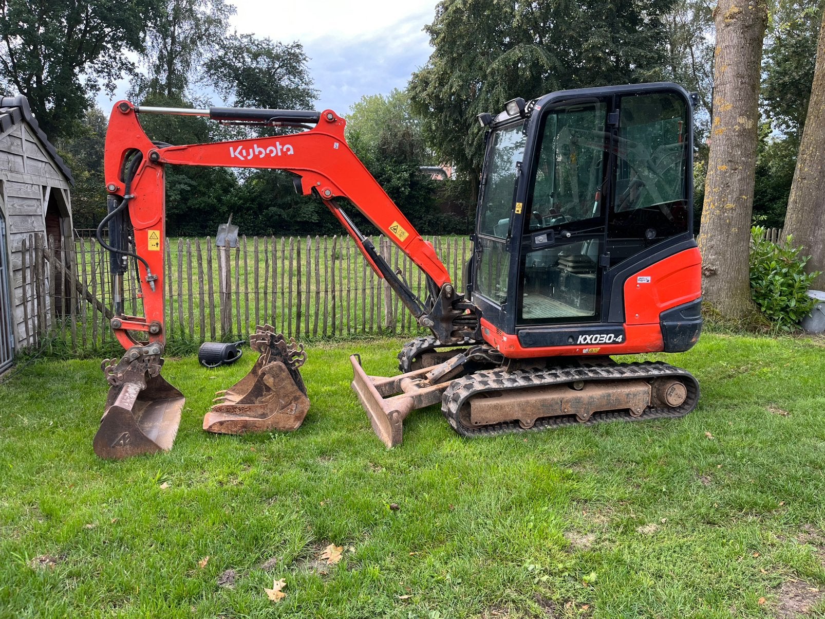Kubota kx030-4 BJ 2018 met 3 bakken, Articles professionnels, Enlèvement ou Envoi, Excavatrice