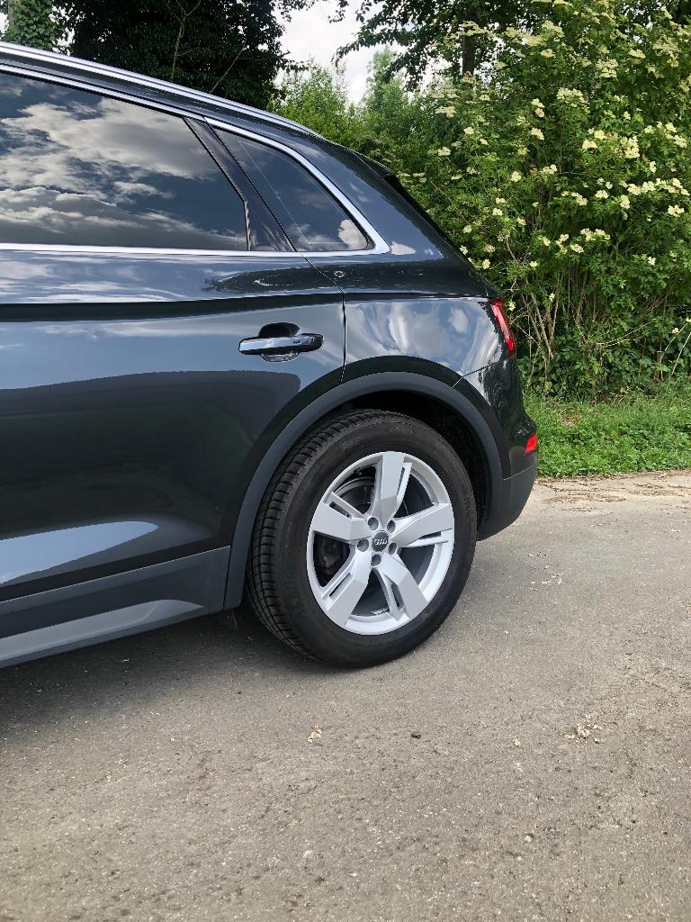 AUDI Q5 T.D.I.- 2.0-150 cv-Nouveau Modèle-Traction Avant, Argent ou Gris, Boîte manuelle, 5 portes, Particulier