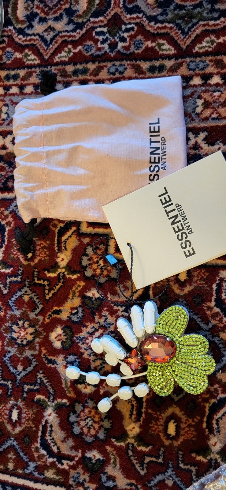 broche nieuw Essentiel antwerp, Bijoux, Sacs & Beauté, Porte-monnaie & Portefeuilles, Enlèvement ou Envoi, Neuf, Vert, Autres marques