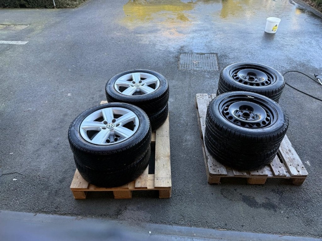Autobanden VW golf   zomer + winterset, Auto-onderdelen, Banden en Velgen, Ophalen, Gebruikt, 16 inch, 205 mm