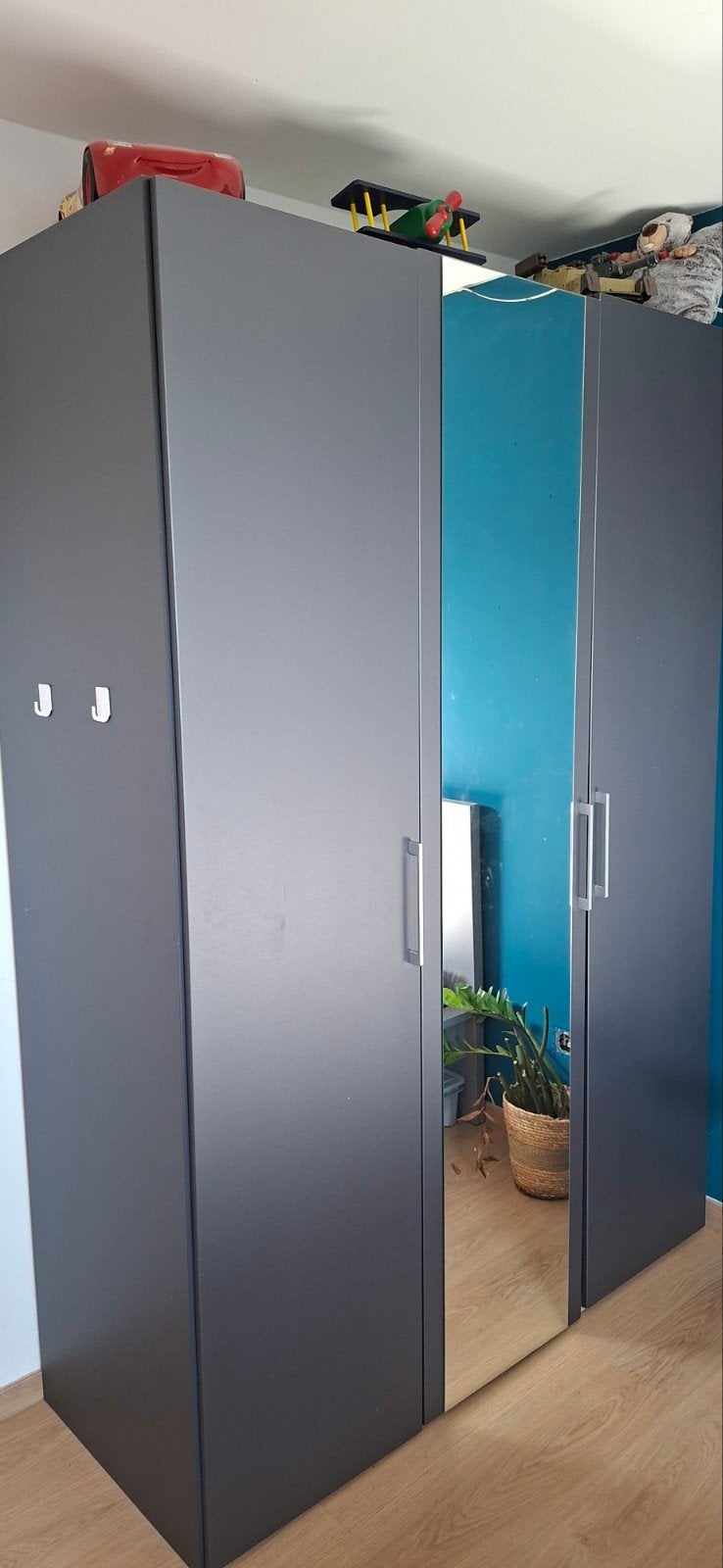 Kledingkast 3 deurs met spiegelelement, Huis en Inrichting, Ophalen, Gebruikt, 100 tot 150 cm, 200 cm of meer