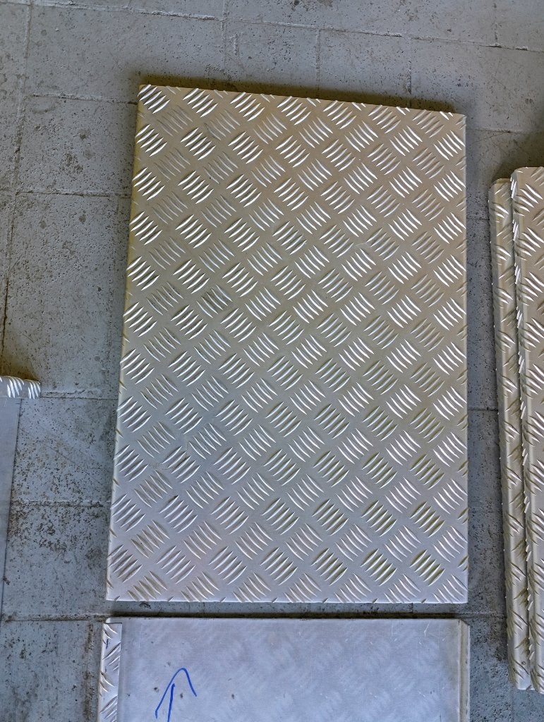 Plaques tôles gauffres alu, Bricolage & Construction, Enlèvement, Comme neuf, Autres matériaux, Moins de 20 mm