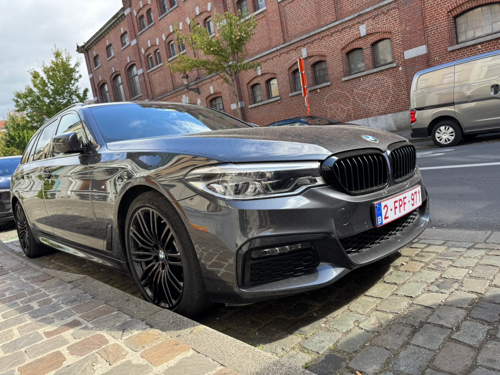 BMW 518D FULL BLACK M-PACK PIANO CARPLAY ZONDER SLEUTEL, Auto's, Achterwielaandrijving, Zwart, Leder, 5 deurs