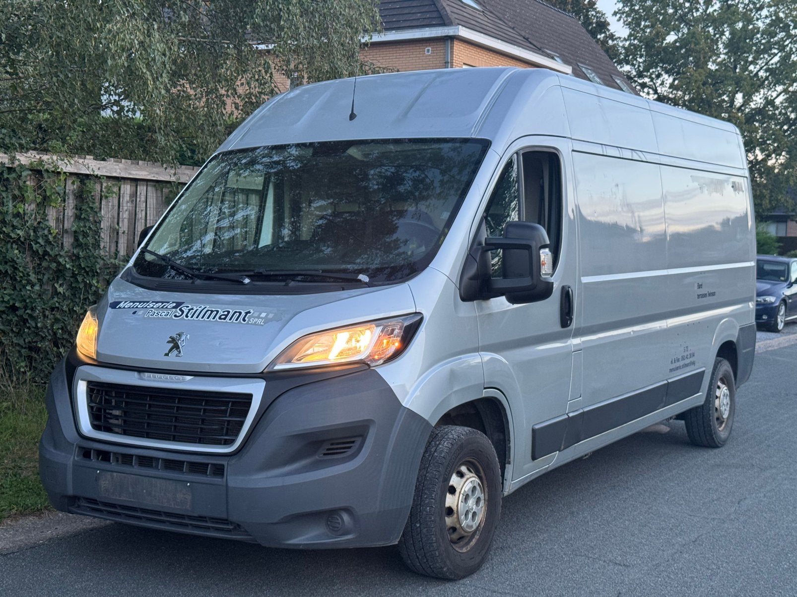 Peugeot Boxer / 07/2016 / 2.2diesel / 150pk /, Voorwielaandrijving, Stof, Zwart, 4 cilinders