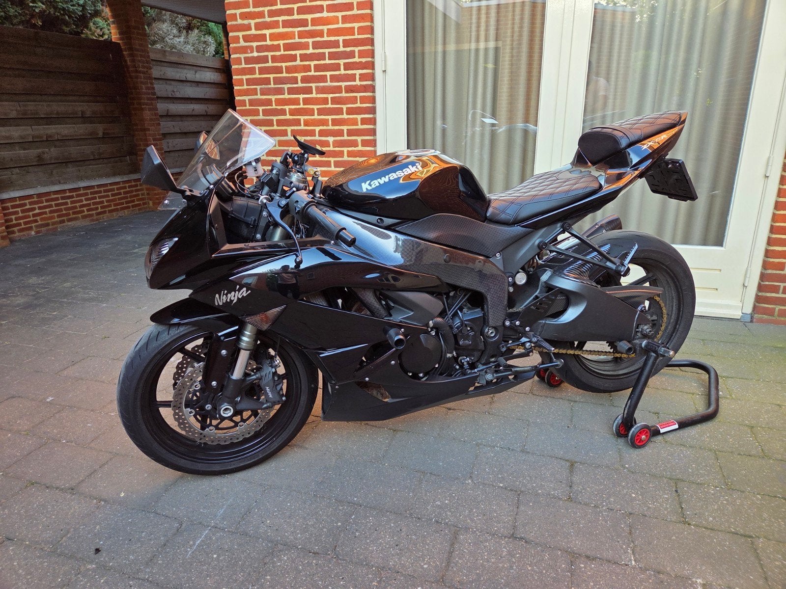 Kawasaki ZX6R 2010 Zwart Android/Carplay, Motoren, Motoren | Kawasaki, 4 cilinders, Motorrijbewijs A, Gebruikt, Super Sport