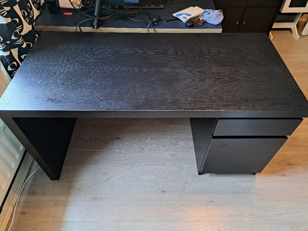 IKEA „MALM” bureau, Huis en Inrichting, Bureaus, Ophalen, Zwart, Gebruikt, 65 cm