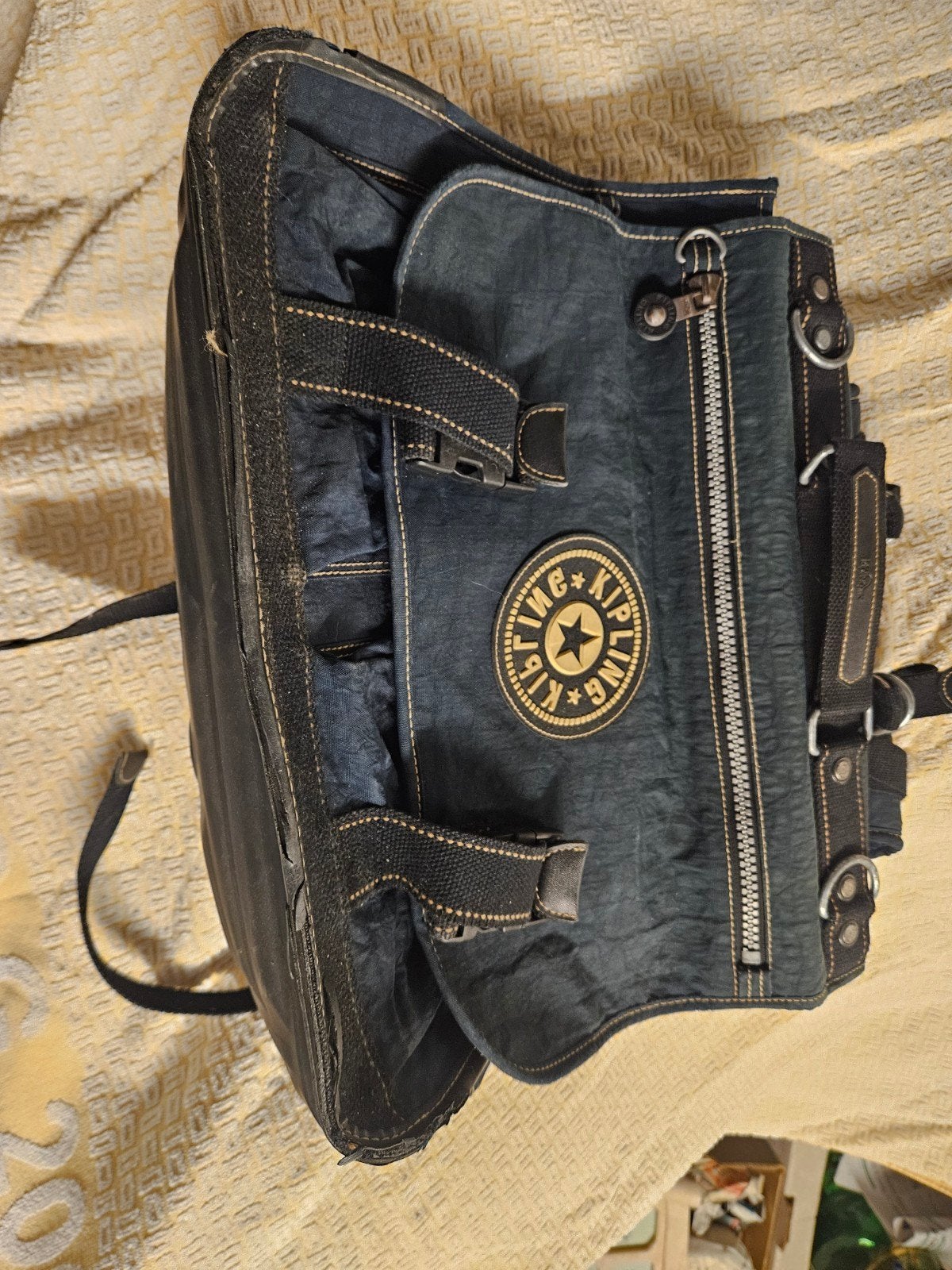 cartable kipling, Enlèvement