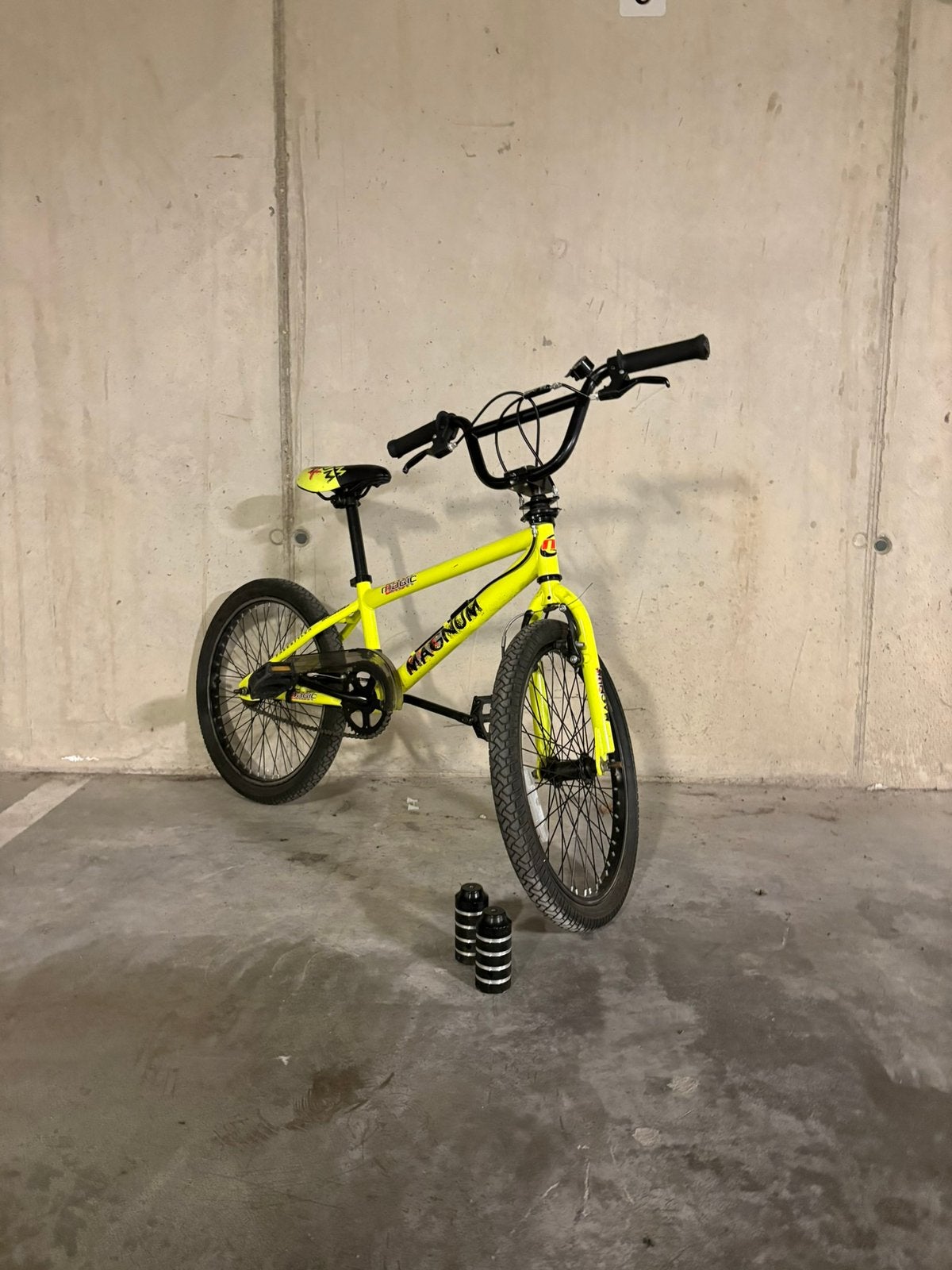 Fluo gele BMX van het merk Magnum., Ophalen, Zo goed als nieuw