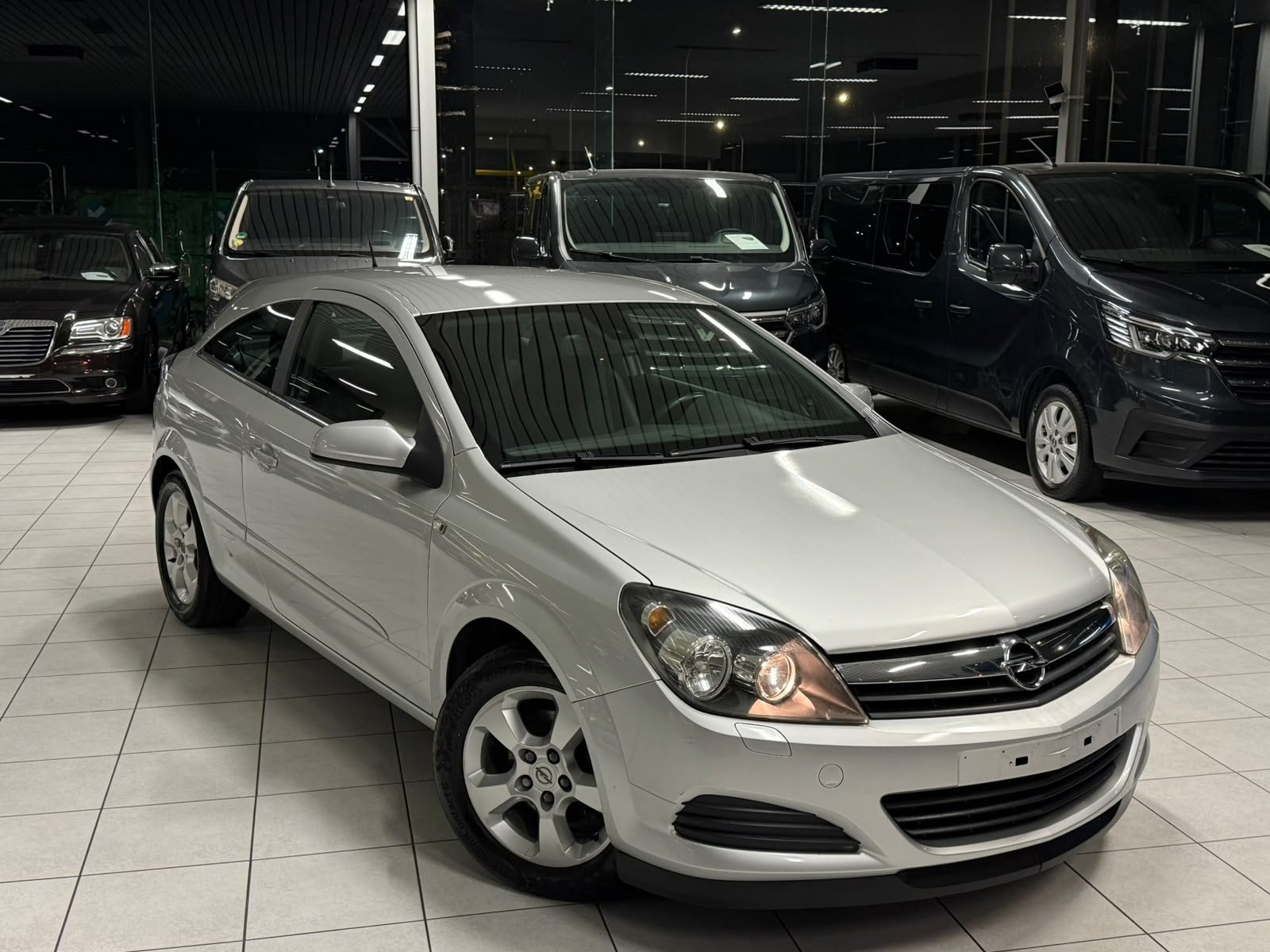 Opel Astra GTC 1.6i Essence 77kW Euro 4, Argent ou Gris, Entreprise, Autre carrosserie, 1245 kg