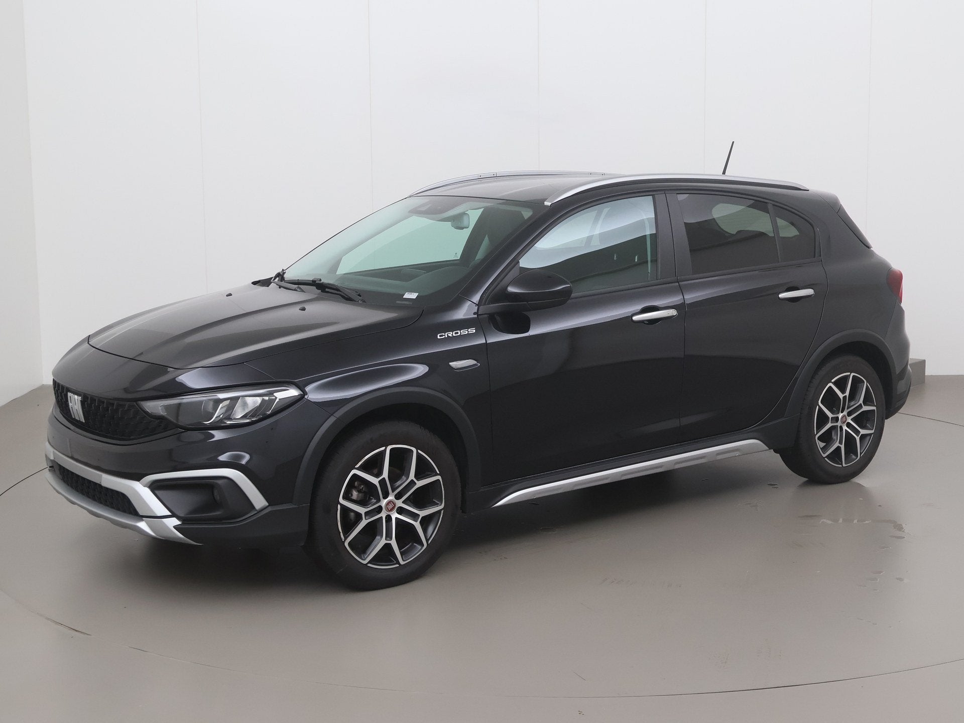 Fiat Tipo Cross firefly cross 101, Zwart, Bedrijf, Handgeschakeld, 5 deurs
