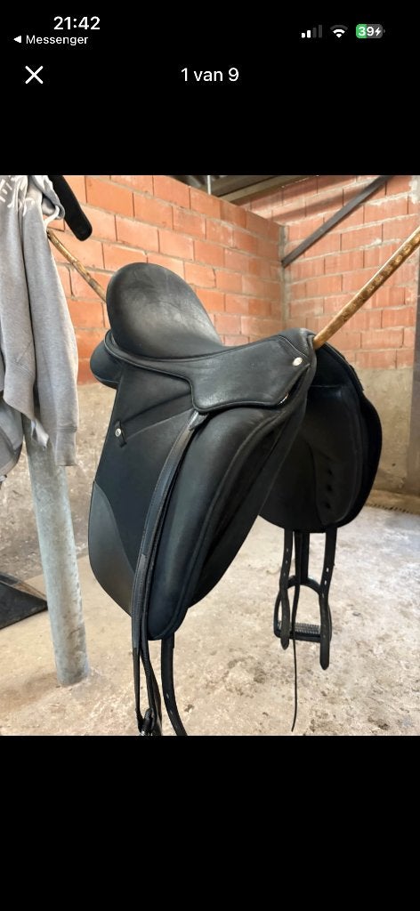 Dressuurzadel wintec, Siège semi-creux, Comme neuf, Enlèvement, M (17 pouces)