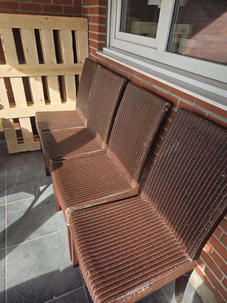 6 Stoelen, Ophalen