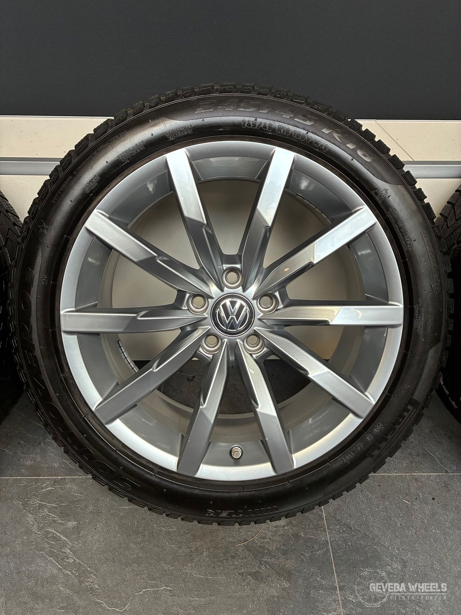 18” originele Volkswagen Passat Arteon velgen + winterbanden, 18 inch, -, -, Banden en Velgen