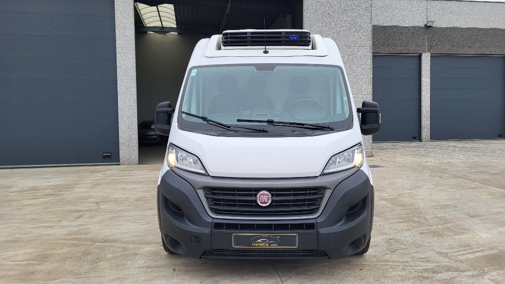Fiat Ducato 2.3 Diesel Euro 6 van 2021 met 142.000 km, Auto's, Fiat, Voorwielaandrijving, Stof, Navigatiesysteem, Euro 6