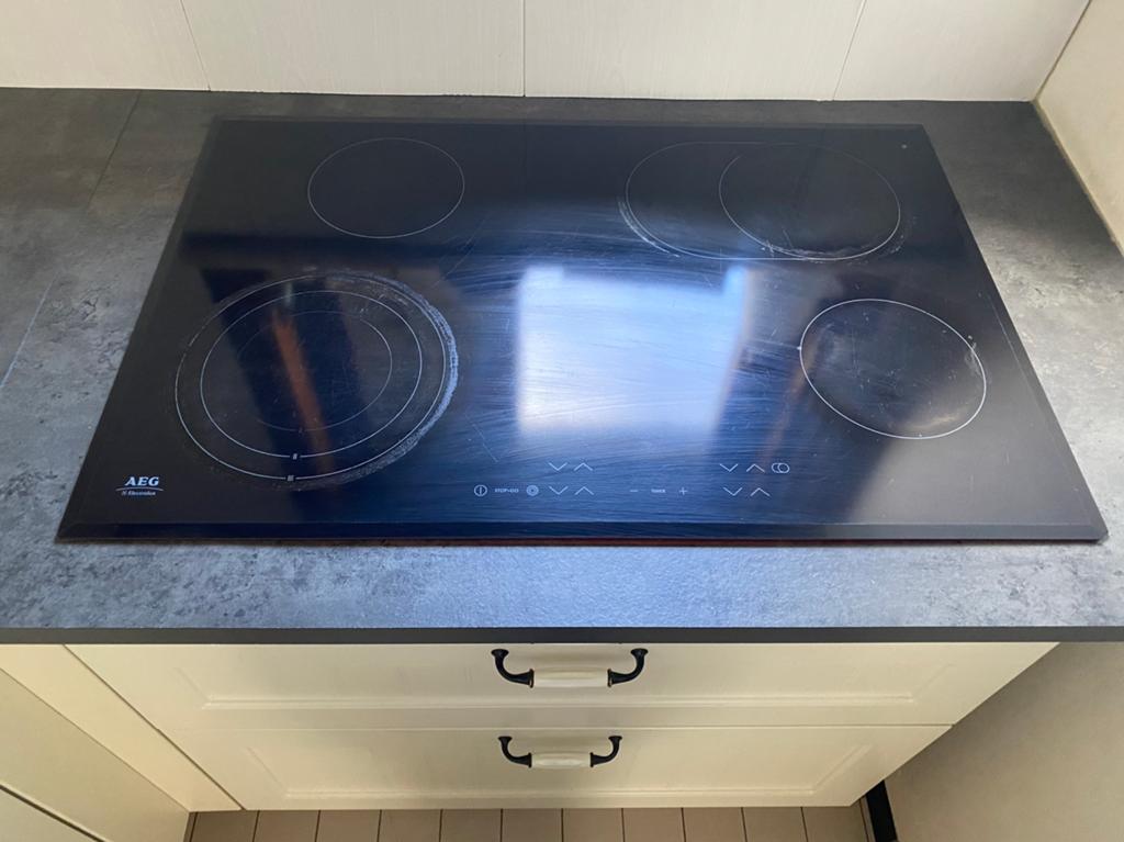 Inductieplaat diepte 52cm breedte 78cm, Elektronische apparatuur, Microgolfovens, Ophalen, Gebruikt