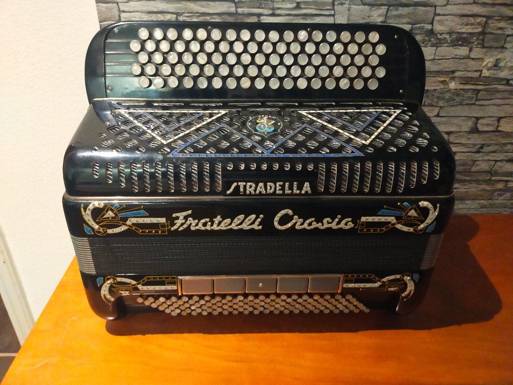 fratelli crosio, Musique & Instruments, Enlèvement ou Envoi, Avec bretelles, Utilisé, 120 basses