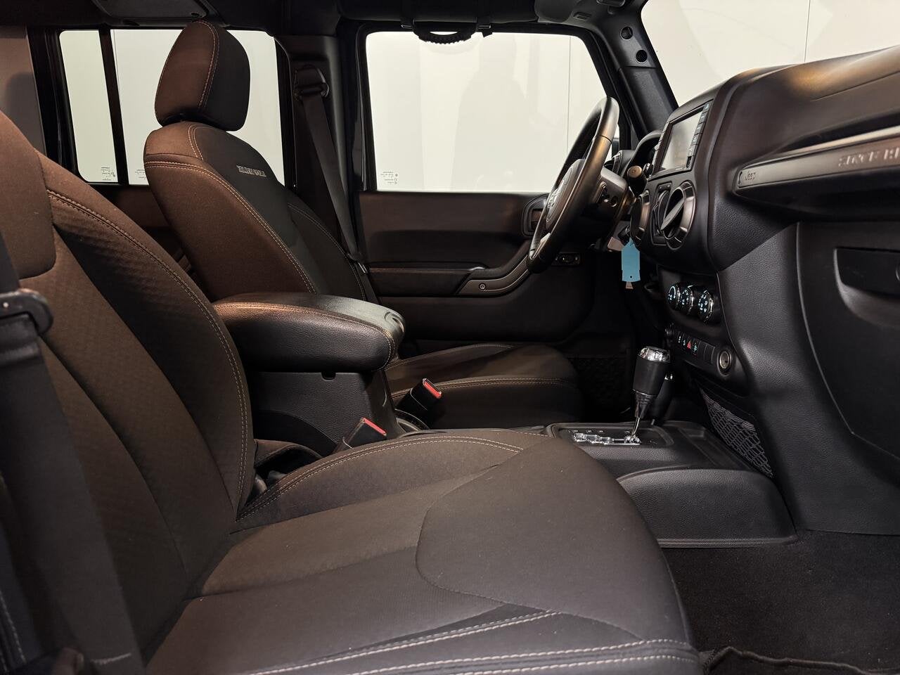 Jeep Wrangler 2.8 CRD 4x4 Autom. - Airco - Topstaat!, Auto's, Jeep, 4 cilinders, 0 kg, 5 deurs, Particulier