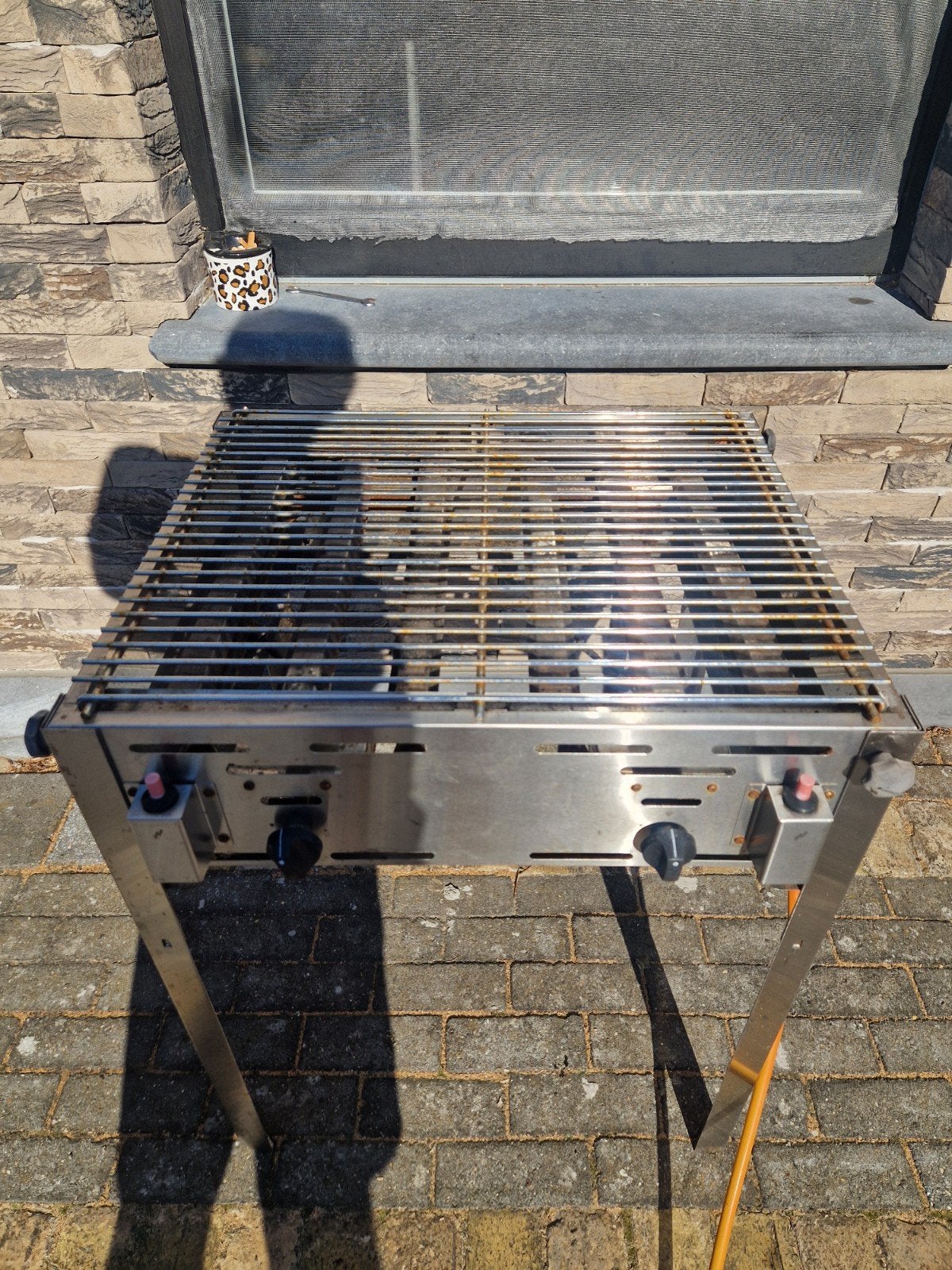 hendi barbecue, Enlèvement