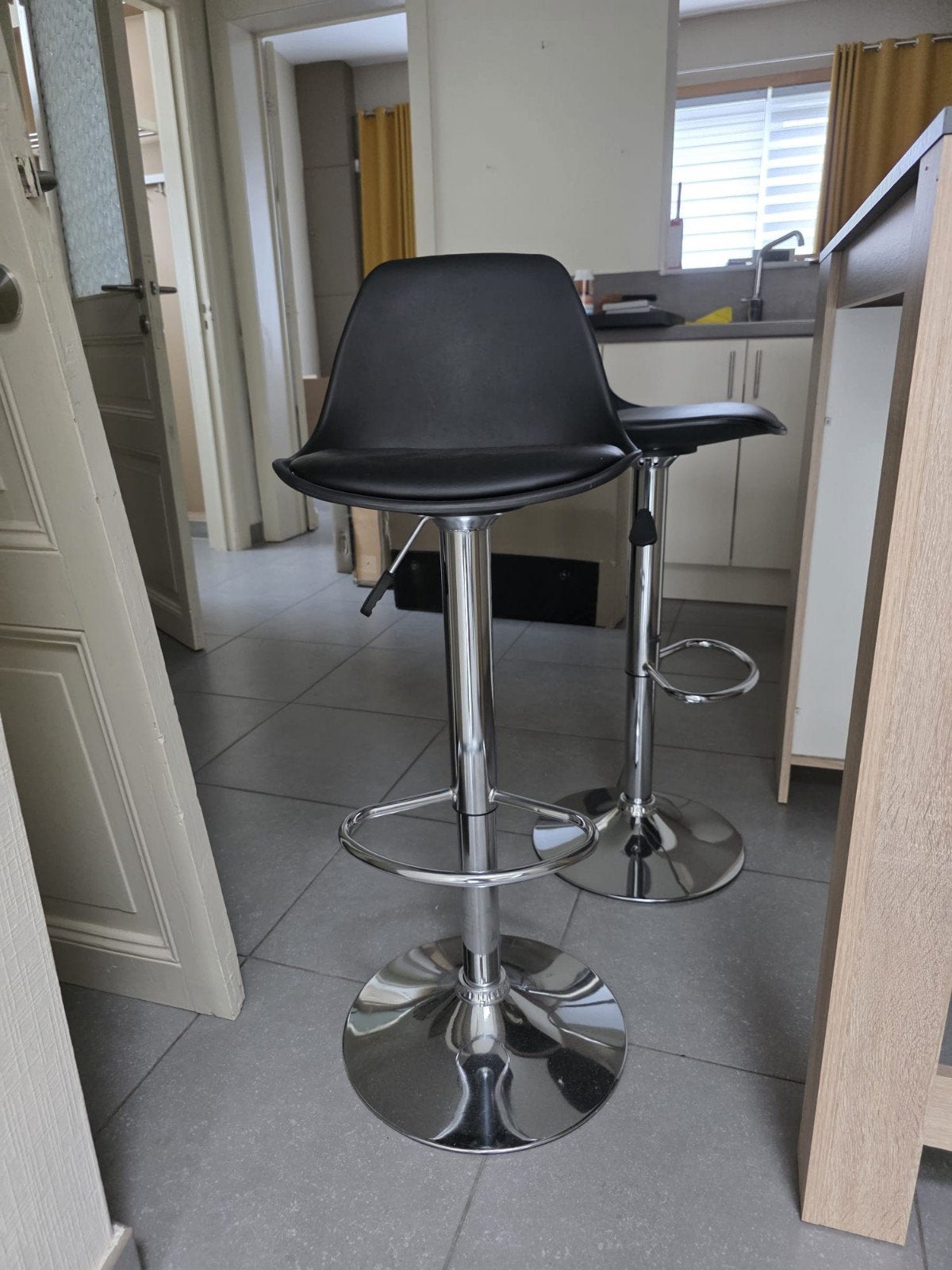 table haute et tabouret tournant, Enlèvement, Réglable en hauteur, Comme neuf