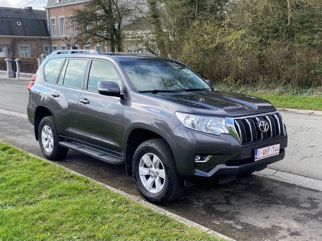 Toyota Land Cruiser 2.8D-4D Country A/T, Auto's, Dealer onderhouden, Stof, Zwart, 4 cilinders
