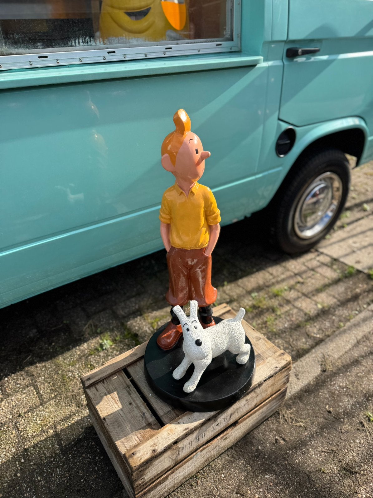 Tintin avec la statue de Bobbie, Collections, Enlèvement, Utilisé, Humain