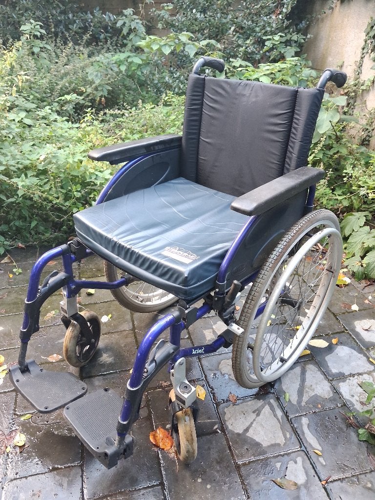 Rolstoel Invacare, Ophalen, Inklapbaar, Zo goed als nieuw