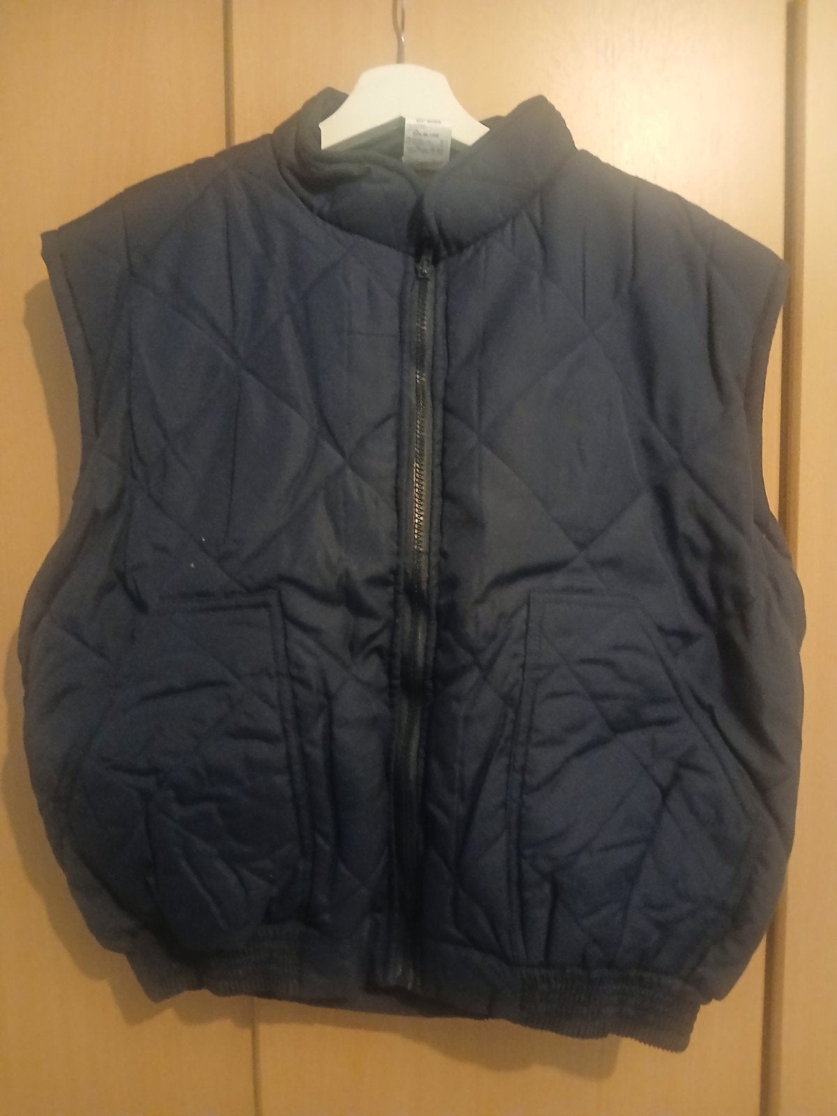 Dikke Bodywarmer voor heren en dames nieuw 5 euro!, Kleding | Heren, Bodywarmers, Ophalen