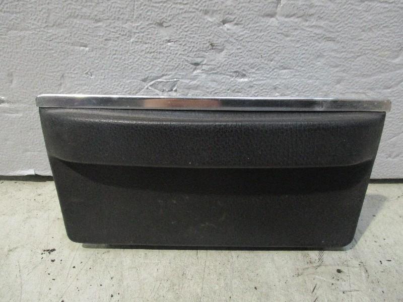 ASBAK VOOR Mercedes-Benz / 8 (W115) (01-1968/01-1977), Gebruikt, Mercedes-Benz