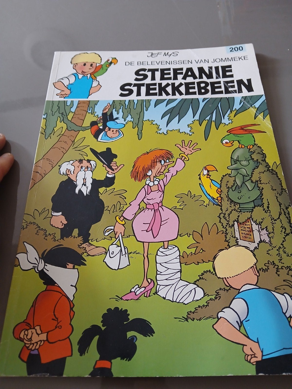 Jommeke nr 200 Stefanie stekkebeen, Boeken, Ophalen of Verzenden