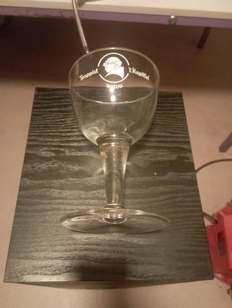 Mooi hoog glas, Collections, Enlèvement