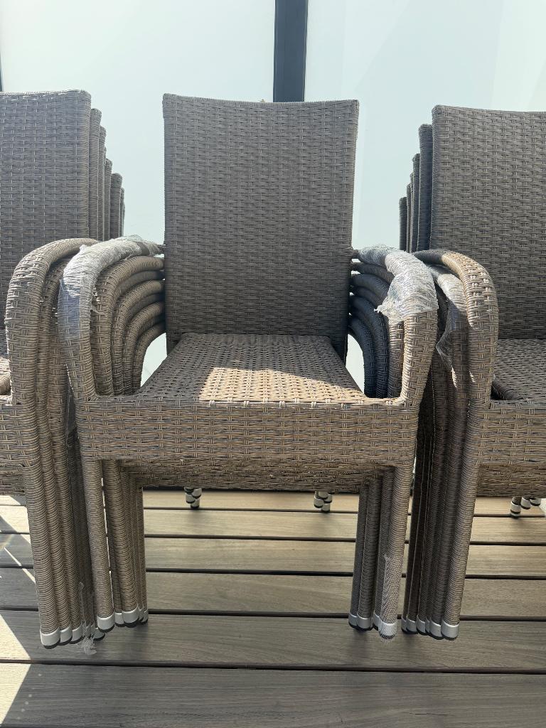 NIEUWE terrasstoelen/tuinstoelen, beige/naturel kleur, Tuin en Terras, Tuinstoelen, Nieuw, Wicker, Stapelbaar, Ophalen