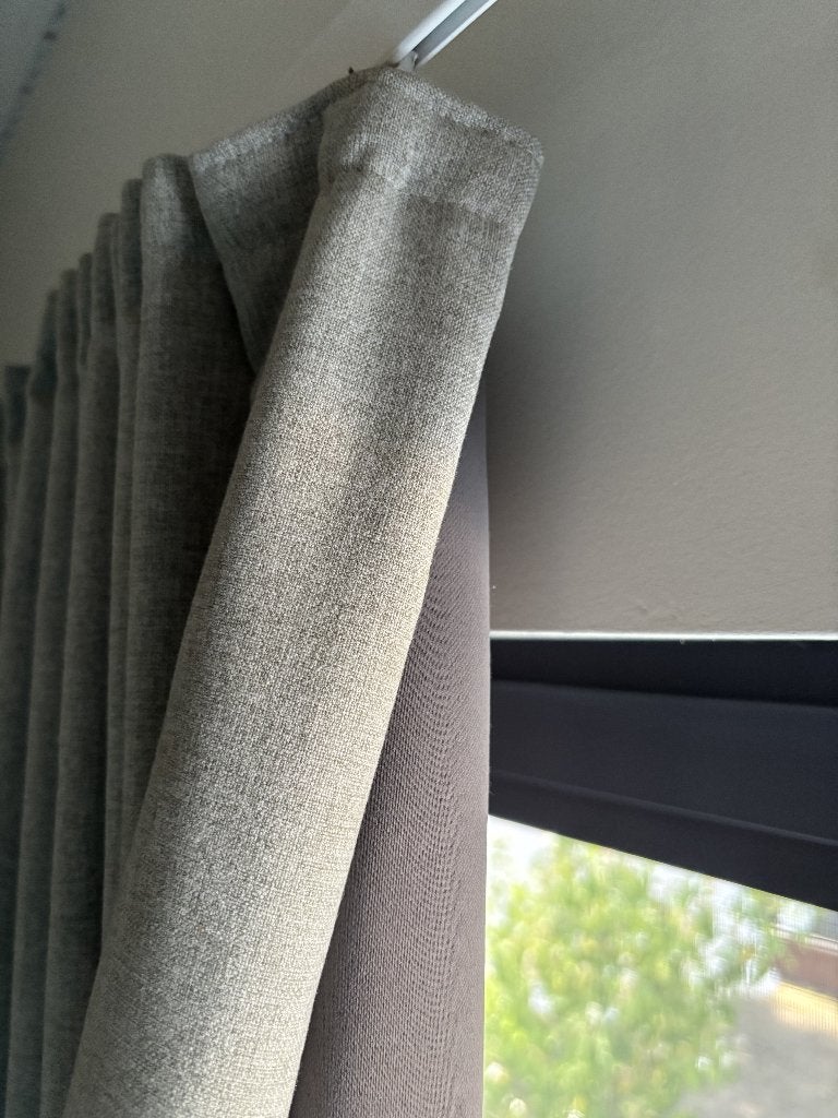 rail + verduisterende gordijnen in 'grijs' (2x182-161,5cm), Huis en Inrichting, Ophalen, Inclusief montageonderdelen, 161 cm, 364 cm