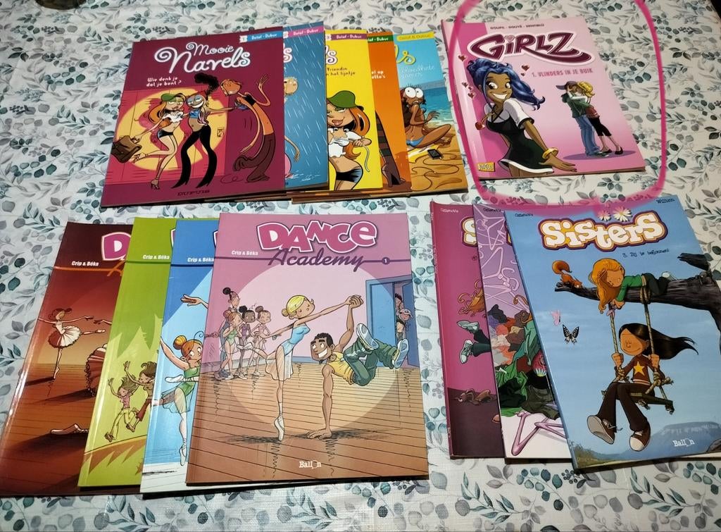 Lot van 12 strips voor meisjes,  plus 1 gratis, Boeken, Ophalen of Verzenden
