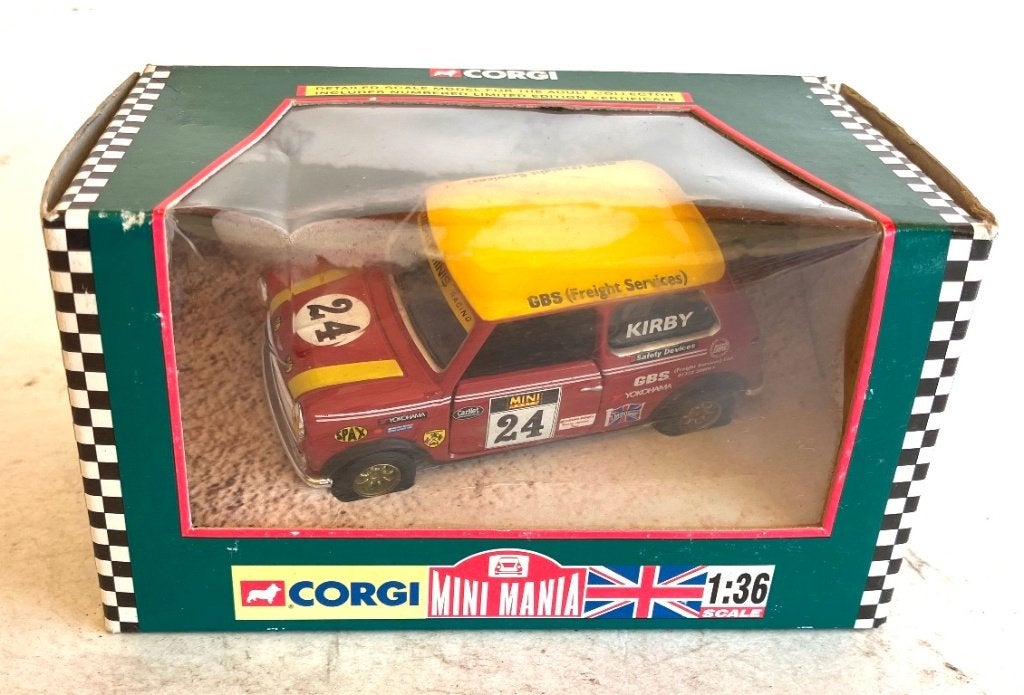 Mini Mania Mighty Minis Racing John Kirby Corgi # 04429., Enlèvement ou Envoi, Comme neuf, Voiture