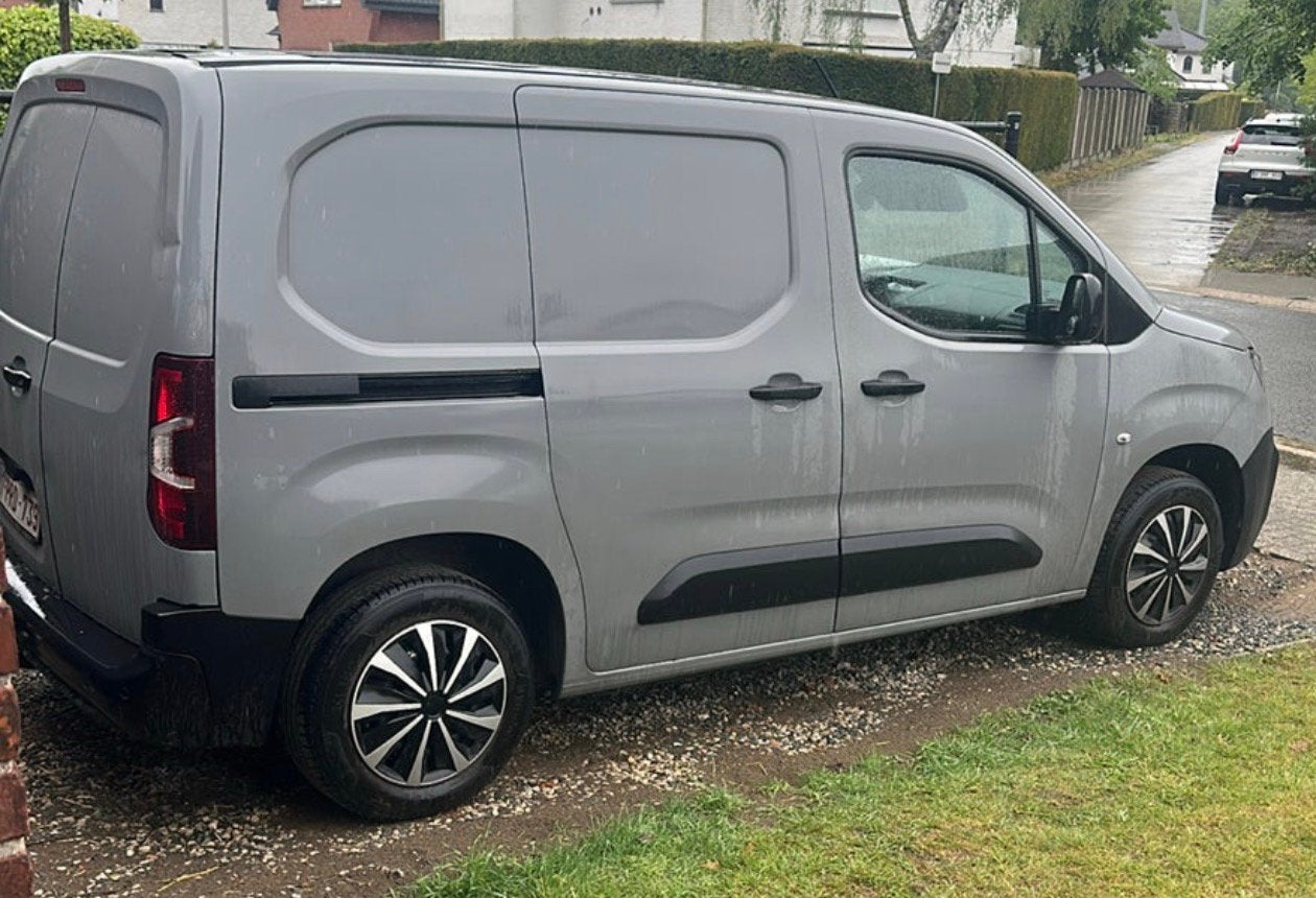 Citroën Berlingo lichte vracht 3-zit 1.5hdi ad blue, Auto's, Bestelwagens en Lichte vracht, Voorwielaandrijving, 4 deurs, Stof