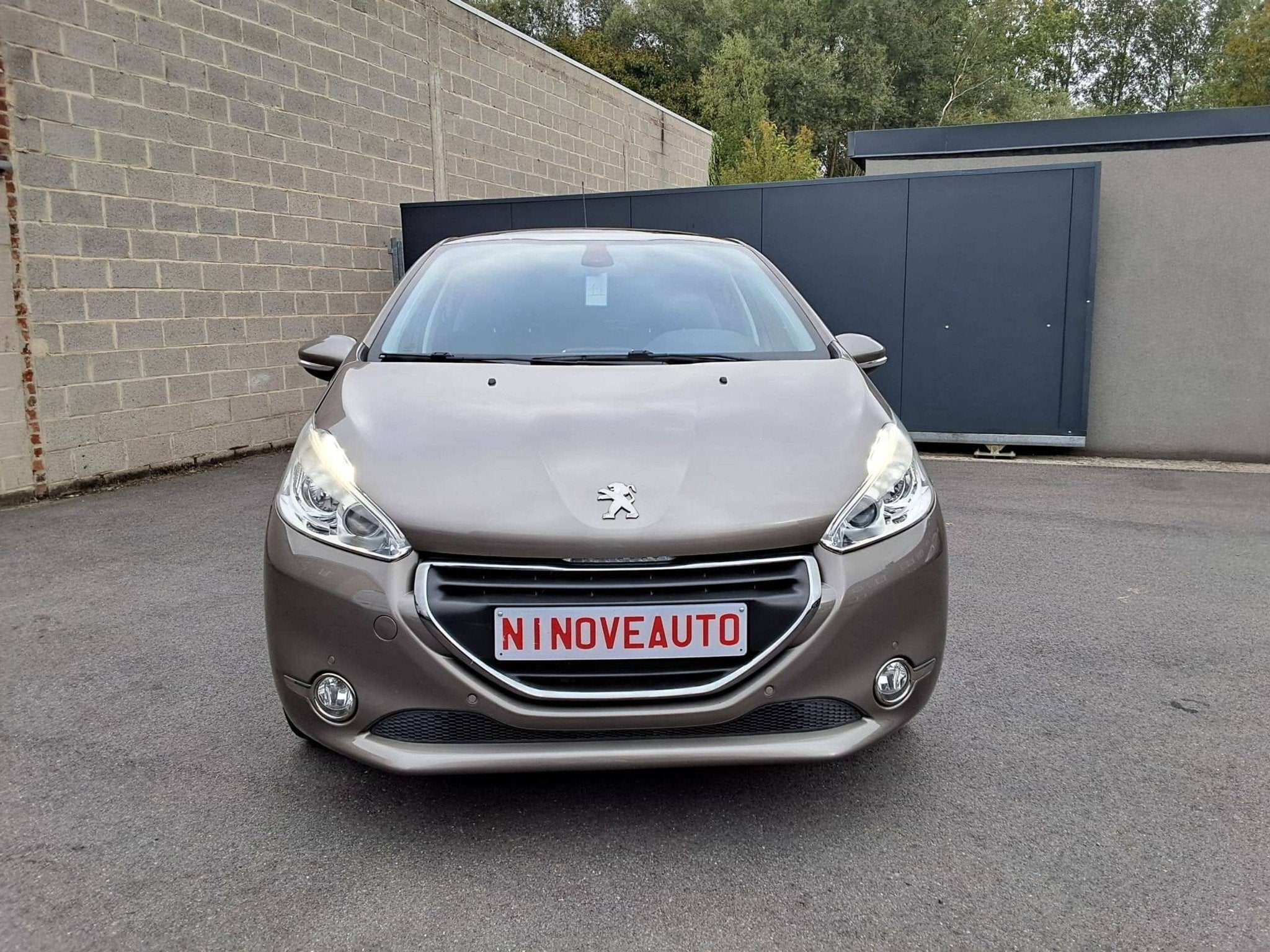 Peugeot 208 208 1.2i Allure PANORAMISCH DAK PARKH VOOR&ACHTE, Autos, Peugeot, Euro 5, Achat, Entreprise, 82 ch