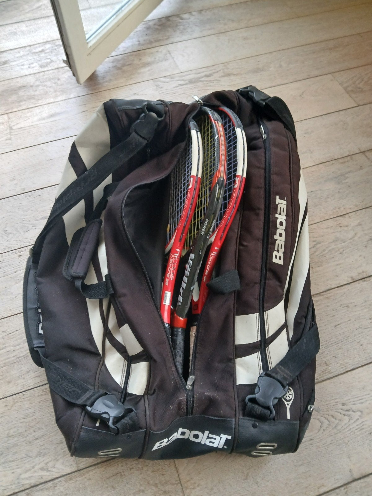 Sac de tennis Babolat + 2 raquette Wilson + 1 raquette volki, Sports & Fitness, Enlèvement, Utilisé, Raquette, Wilson