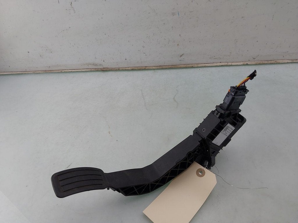 PEDALE D'ACCELERATEUR 208 II (UB / UH / UP) (|9827704480|), Kontakt-peugeot@peugeot.com, Utilisé, Peugeot Deutschland GmbH, Bahnhofsplatz
65423  Rüsselsheim, DE