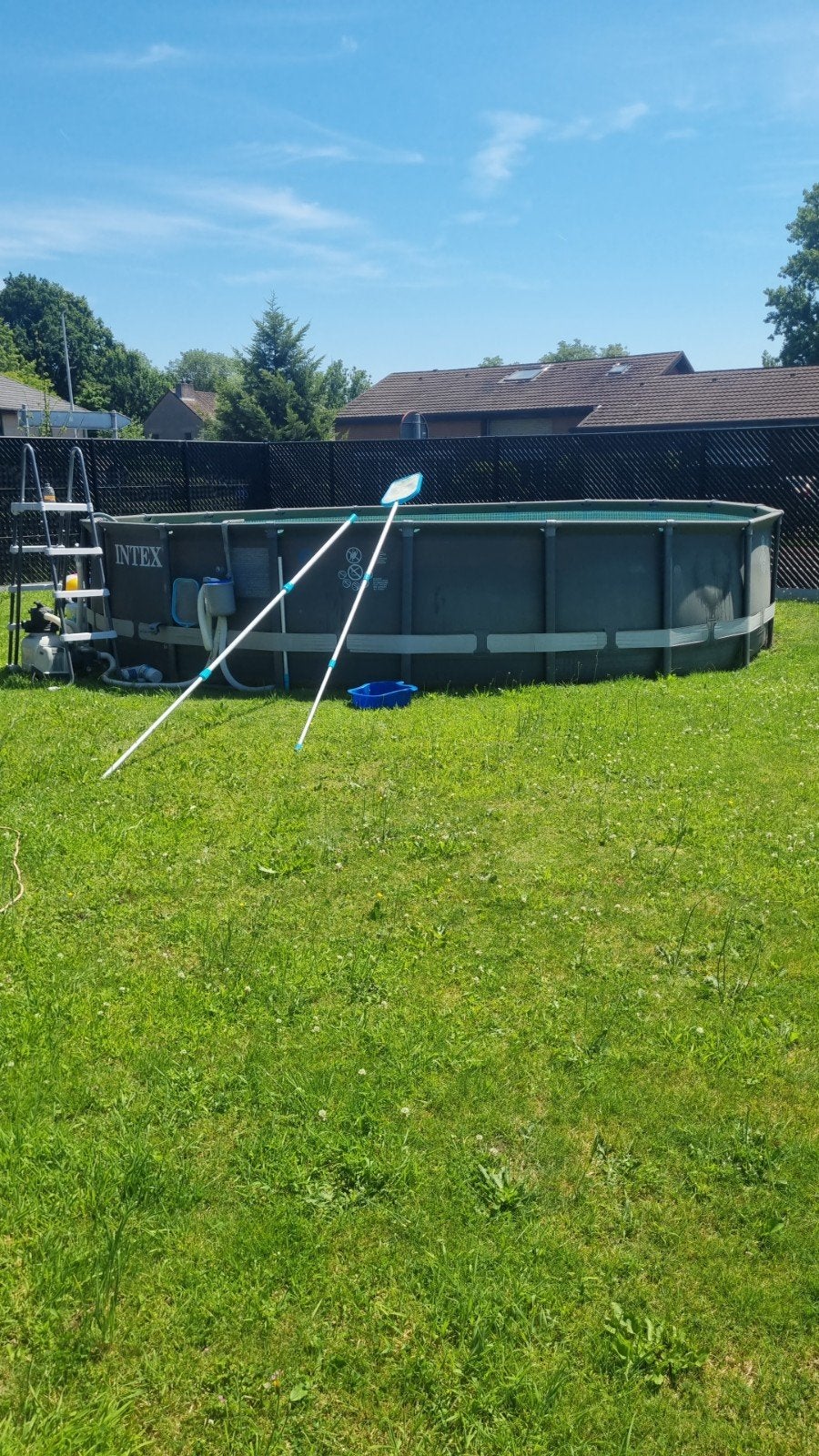 Intex zwembad wordt verkocht omdat we verhuizen., Enlèvement