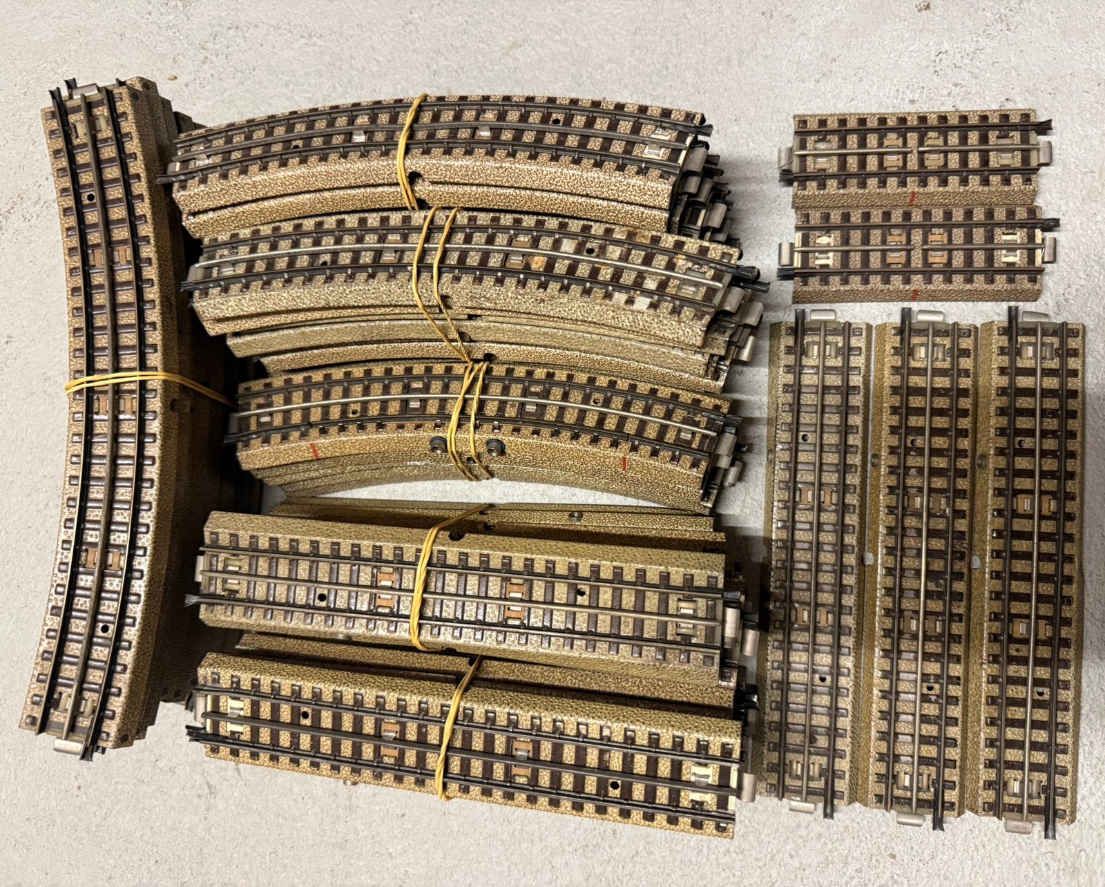 62 rails Märklin M avec guide central, Hobby & Loisirs créatifs, Trains miniatures | HO, Enlèvement ou Envoi, Utilisé, Rails, Märklin